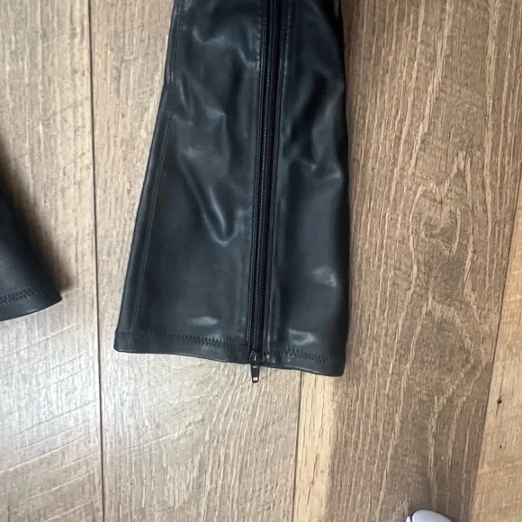 Knee-high Statement Boots - Picture 2 of 4